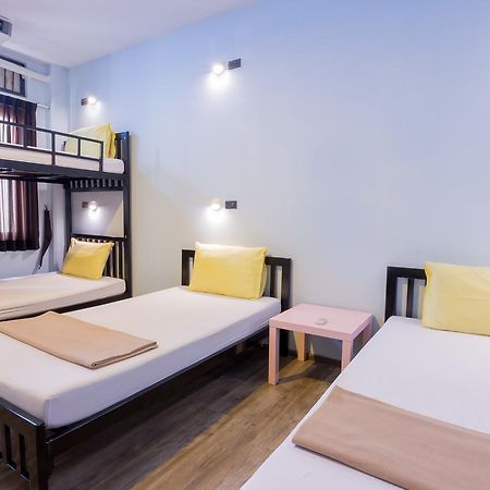 Oldtown Hostel Бангкок Экстерьер фото