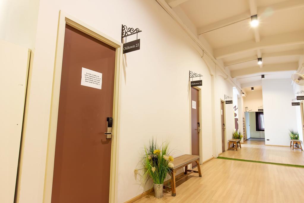 Oldtown Hostel Бангкок Экстерьер фото