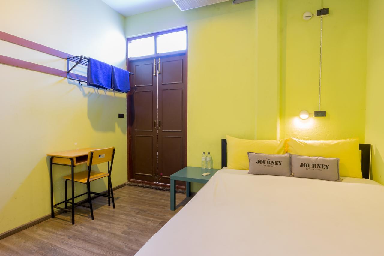 Oldtown Hostel Бангкок Экстерьер фото