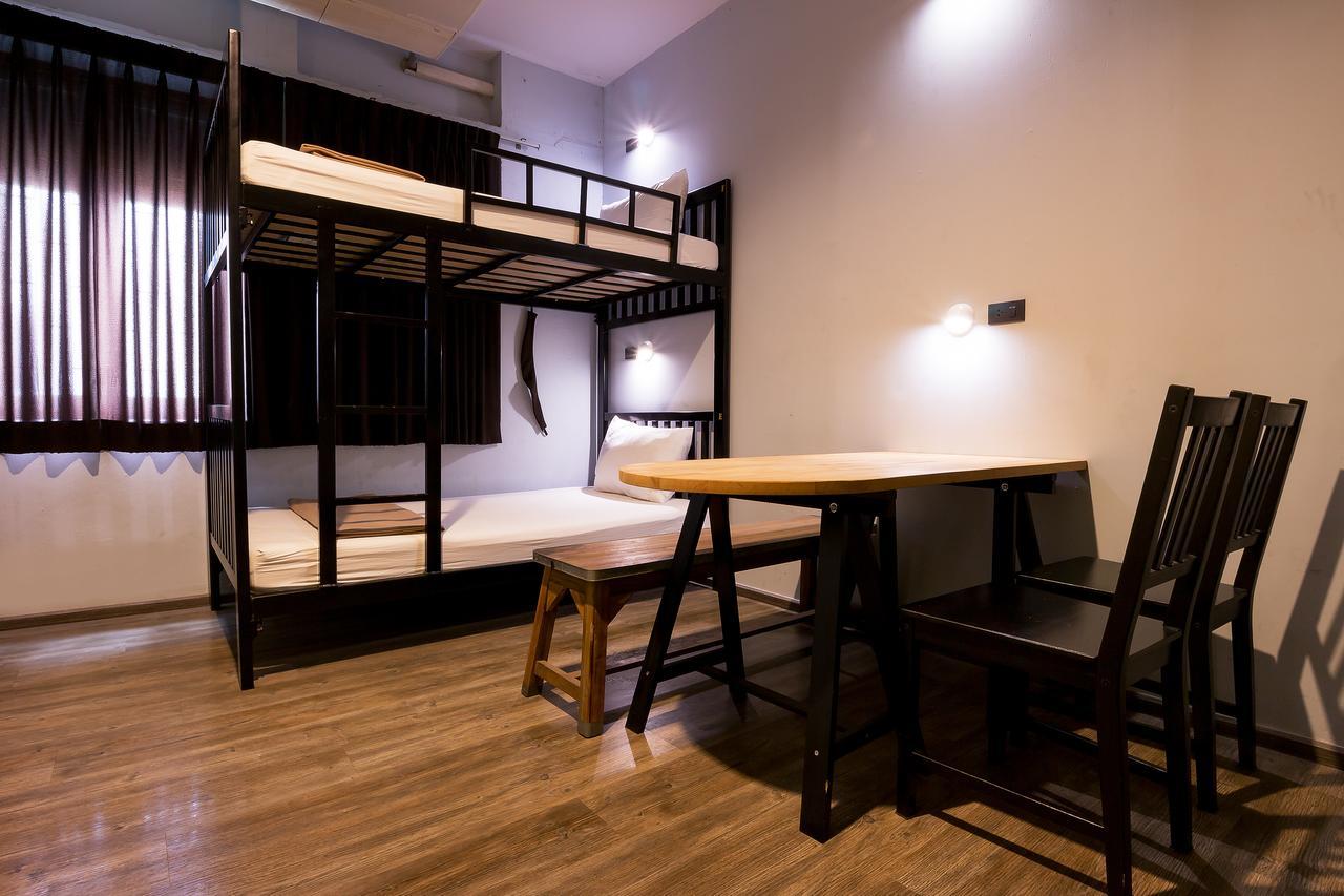 Oldtown Hostel Бангкок Экстерьер фото