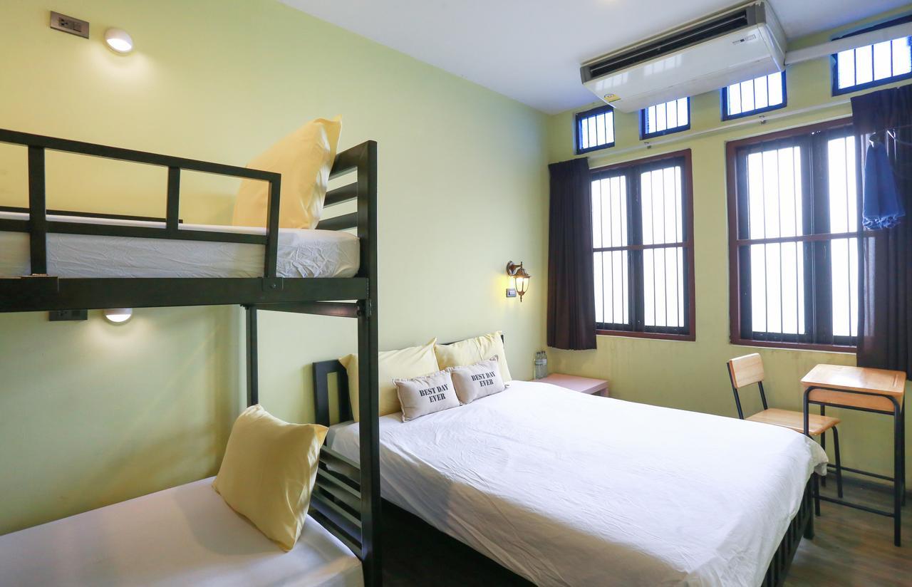 Oldtown Hostel Бангкок Экстерьер фото