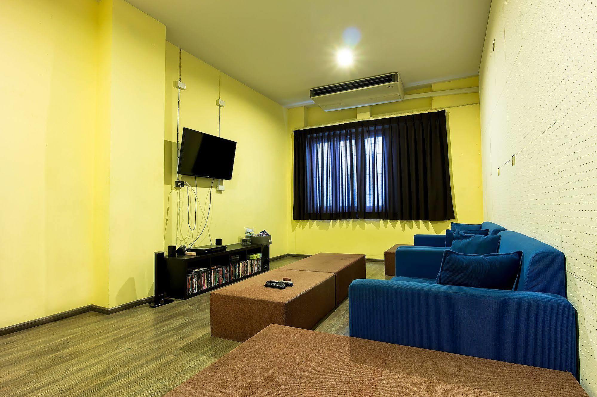 Oldtown Hostel Бангкок Экстерьер фото