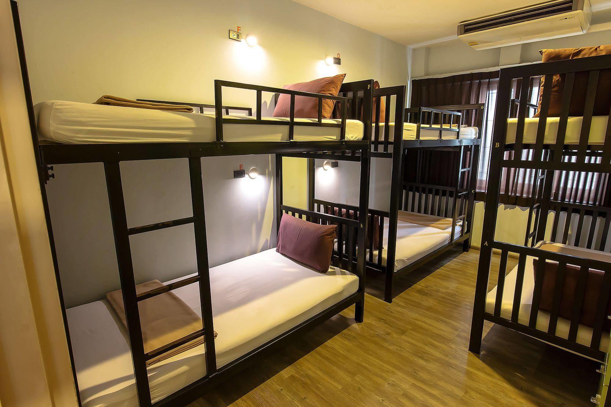 Oldtown Hostel Бангкок Экстерьер фото