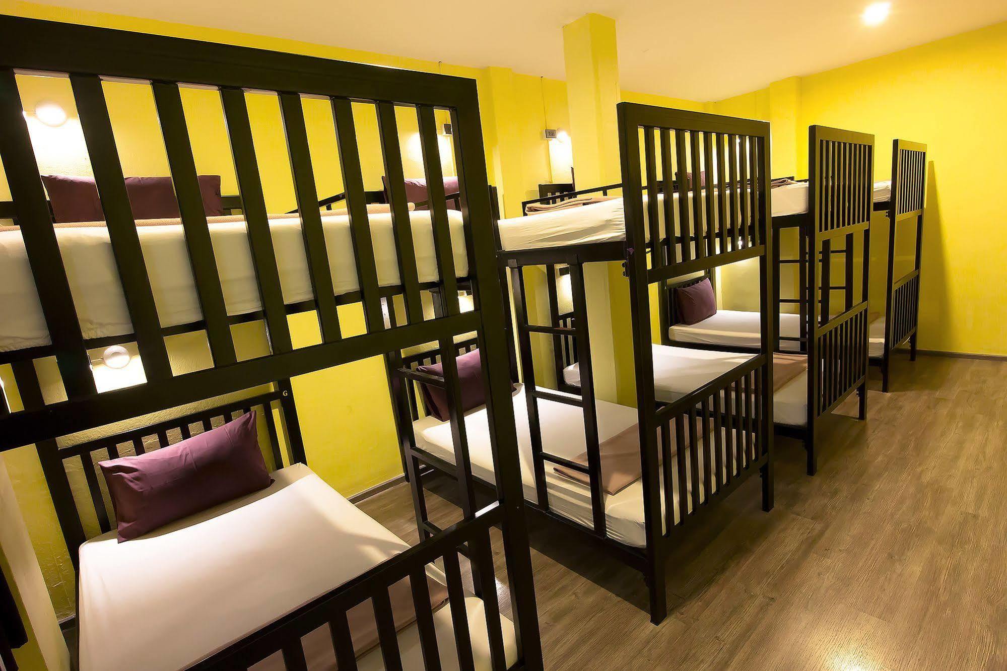 Oldtown Hostel Бангкок Экстерьер фото